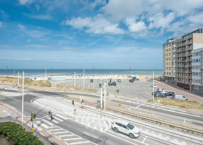 Bright Seaside With Balcony Ostend